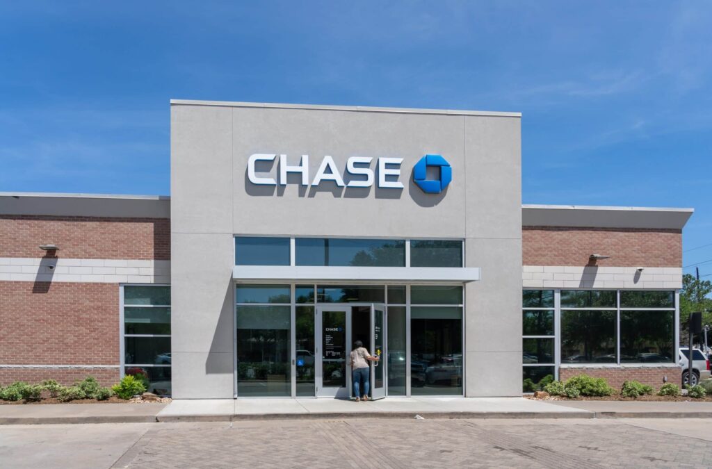 chase helping underbanked communities